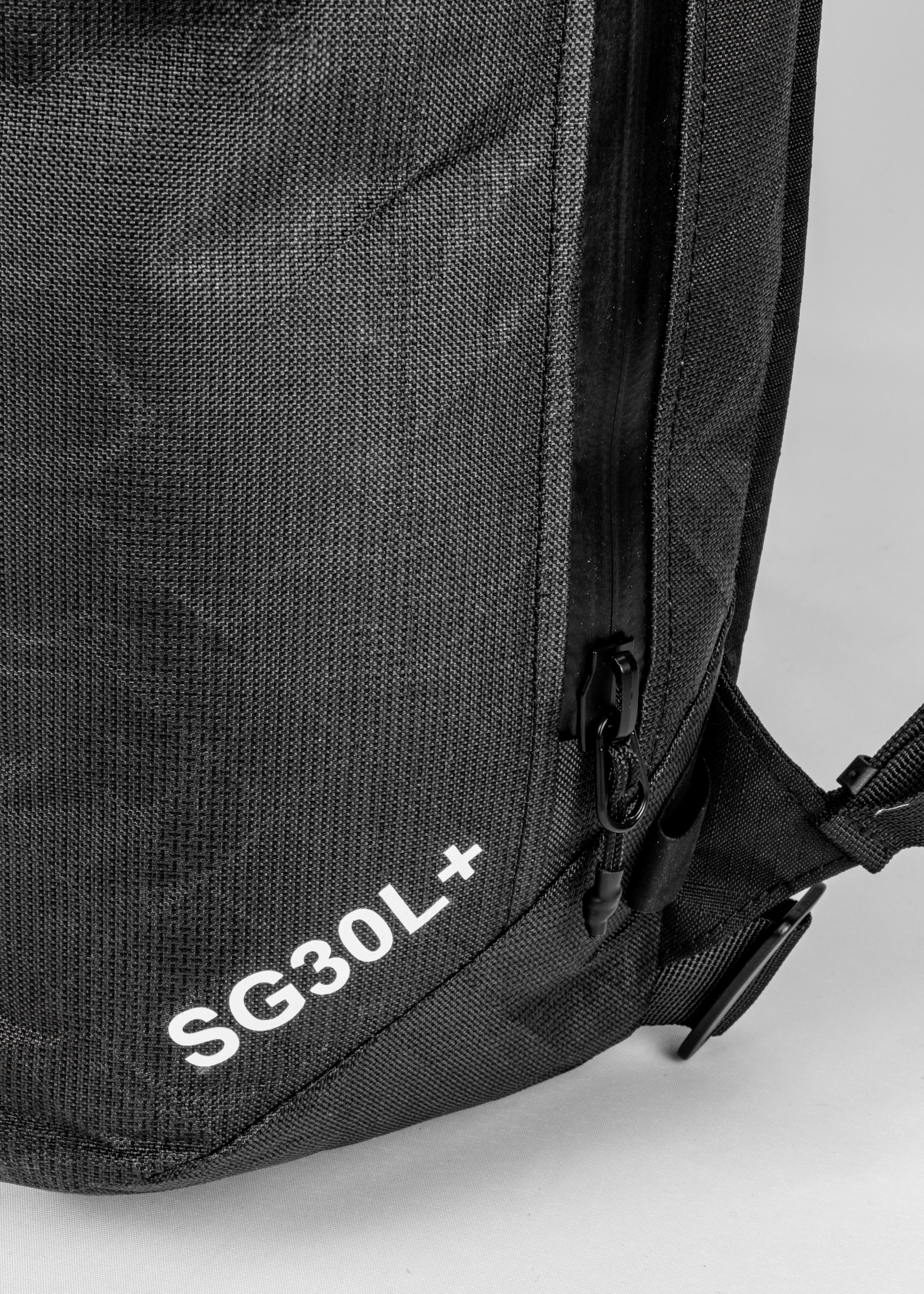 Batoh_Alpinistlab_Summerguide_30L_black_magic_5