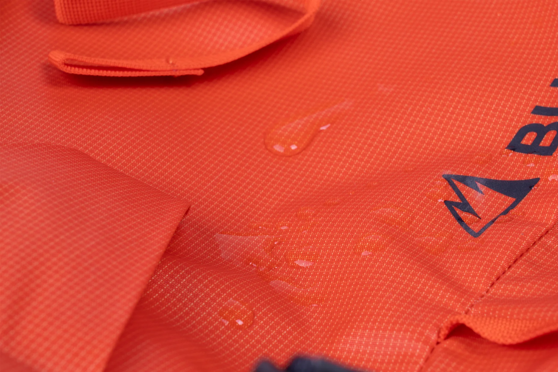 Batoh_Blue_Ice_Firecrest_28L_red_clay_8