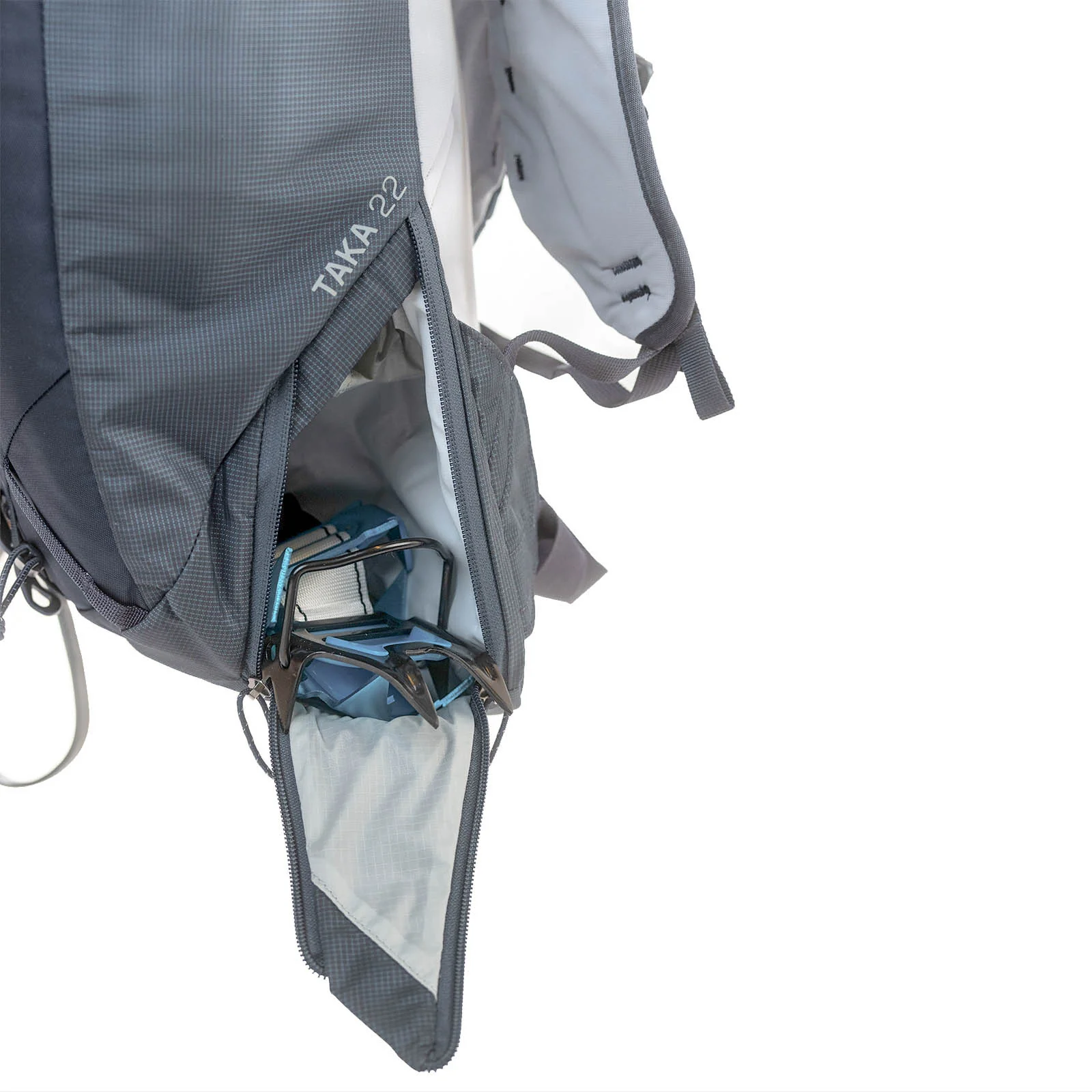 Batoh_Blue_Ice_Taka_22L_india_ink_5