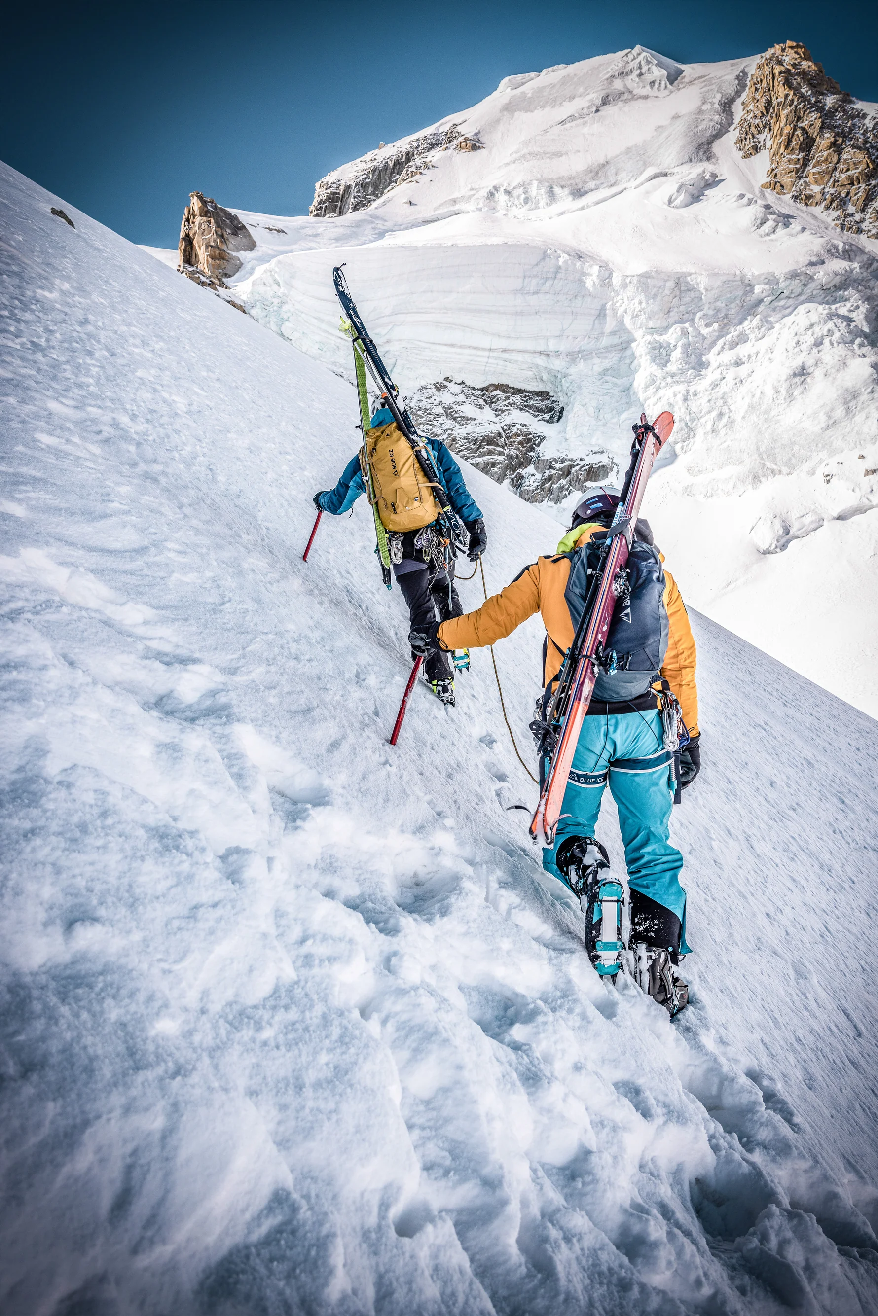 Batoh_Blue_Ice_Taka_22L_india_ink_7