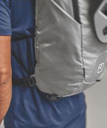 Batoh_Ortovox_Trace_Pure_20_grey_marble_4