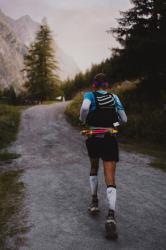 Bezecka_Vesta_compressport_UltRun_evo_10_black_7