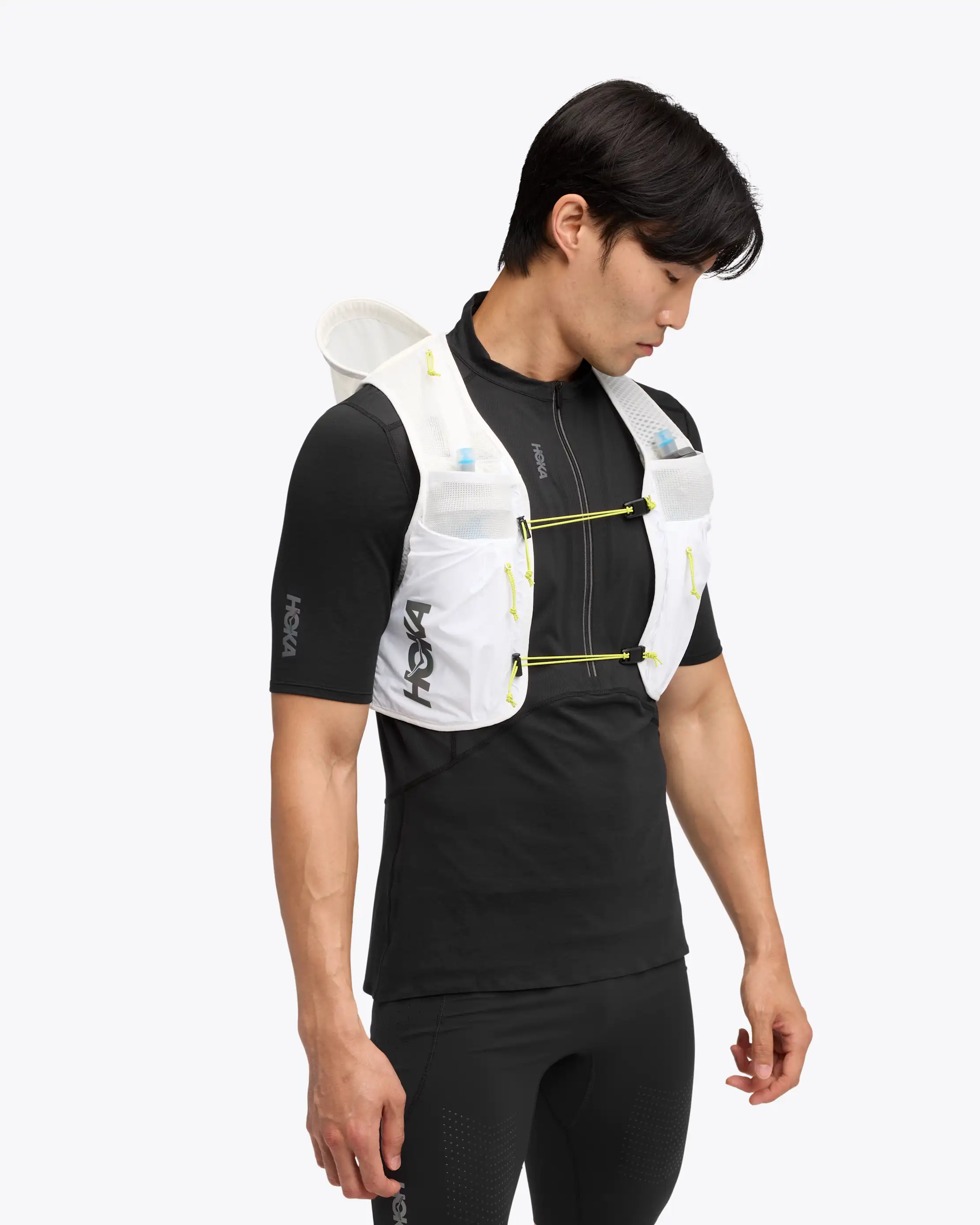 Bezecka_vesta_Hoka_Trail_Run_Vest_10L_white_2