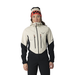 Bunda_Dynafit_Blacklight_Softshell_W_overcast_4