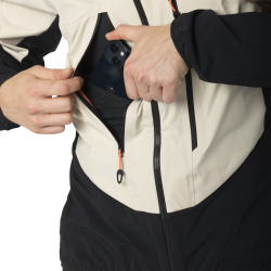 Bunda_Dynafit_Blacklight_Softshell_W_overcast_6