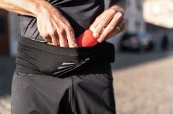 Bezecky_opasok_Compressport_Free_Belt_black_2