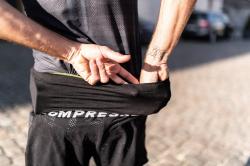 Bezecky_opasok_Compressport_Free_Belt_black_3