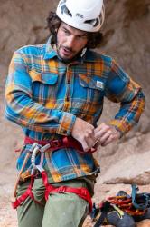 Sedaci_uvaz_Petzl_Adjama_M_dark_red_12