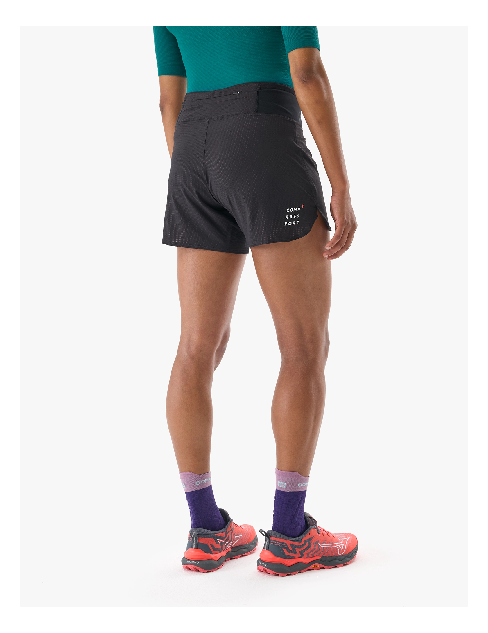 Sortky_Compressport_Trail_Racing_Short_W_black_3