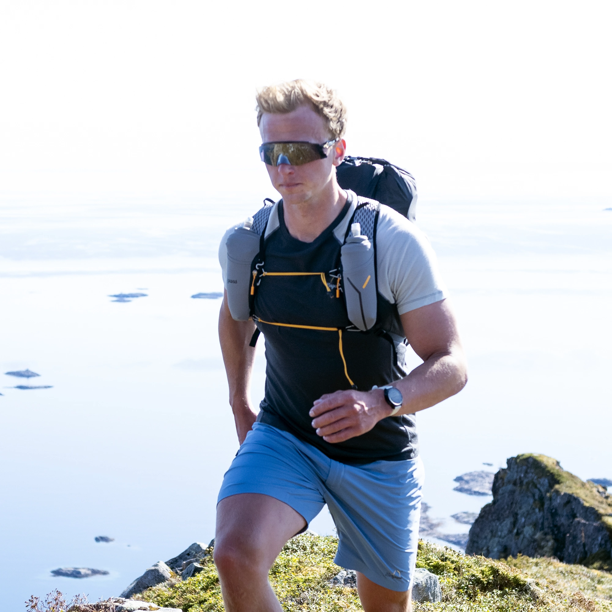 Tricko_Bergans_Y_LightLine_Merino_Tee_M_dark_shadow_grey_5