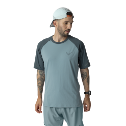 Tricko_Dynafit_Alpine_Pro_M_SS_Tee_smoke_blue_3