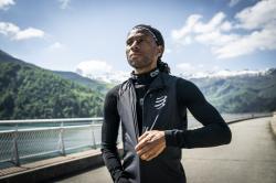 Vesta_Compressport_Hurricane_Windproof_Vest_black_4